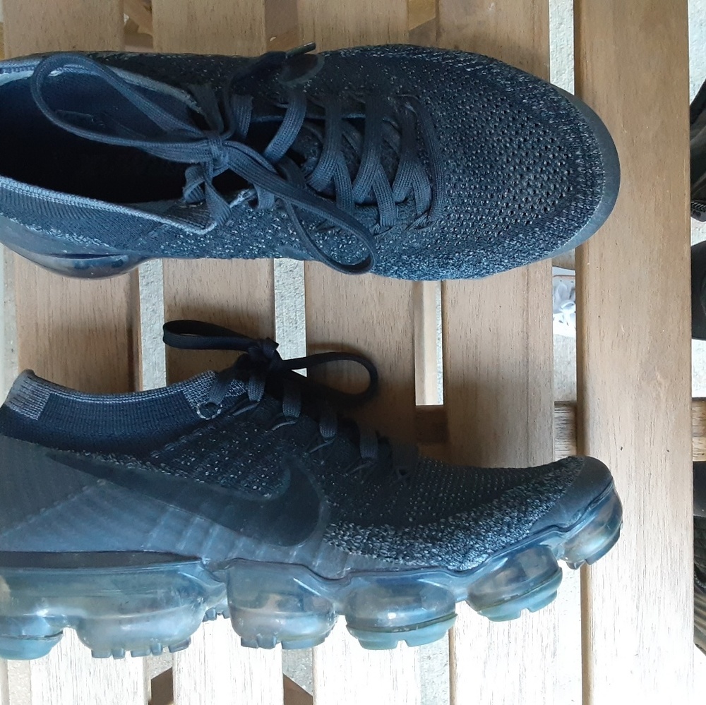 Nike - Picture 2 of 2